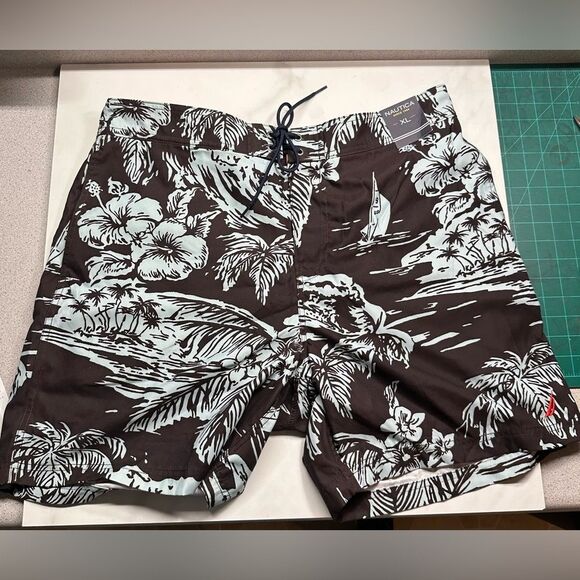Nautica Men's Swim Trunks, Navy & White Tropical Print Beach Shorts Size XL NWT - Picture 4 of 12